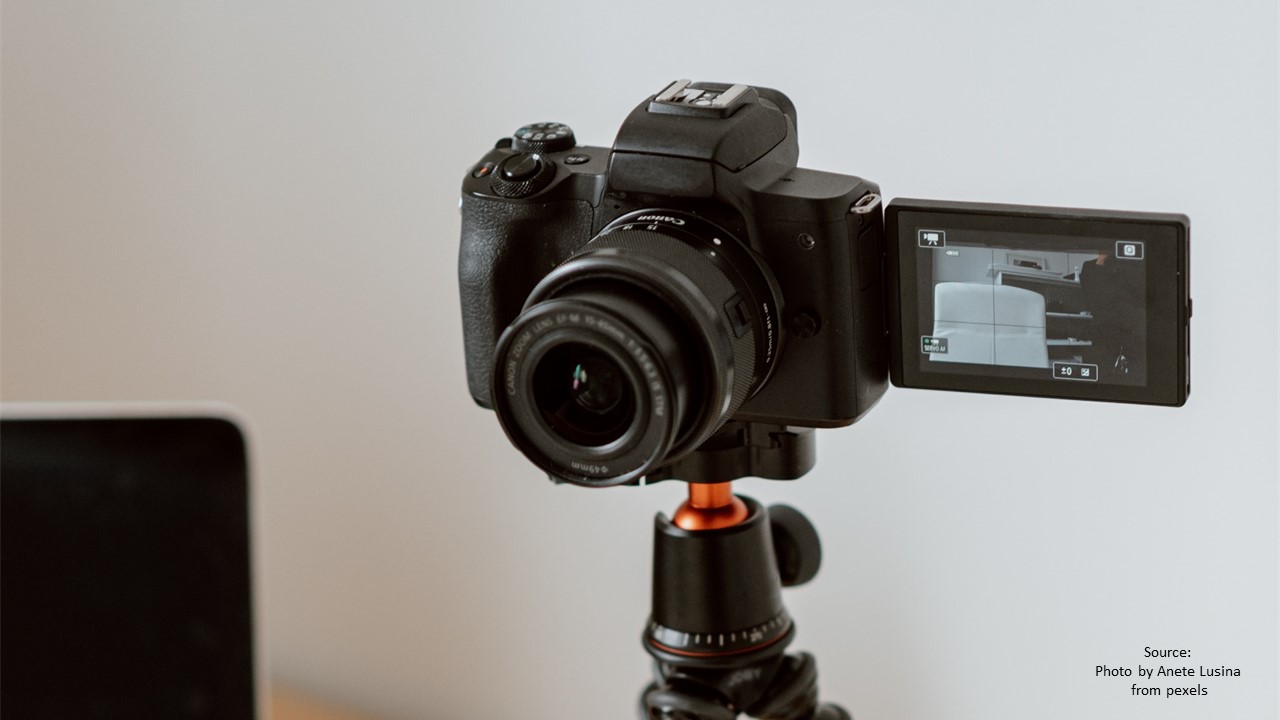 Jasa Endorsement Lewat Medsos Tak Lepas dari Pajak Natura